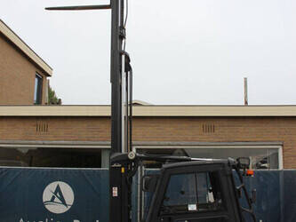 2015-linde-e25-01-1427352-45720551