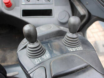 2017-linde-e30hl-01-600-1427354-45720617