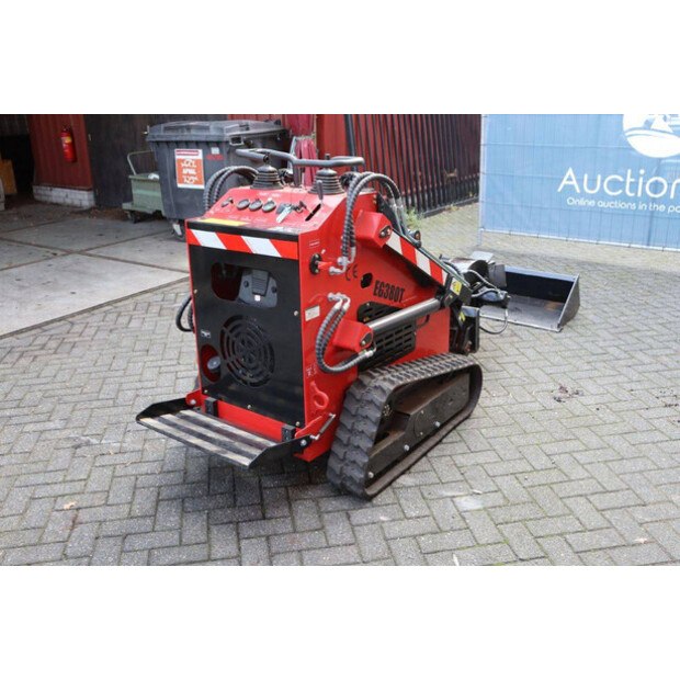 2024 سكيدستر EG380T-45720889