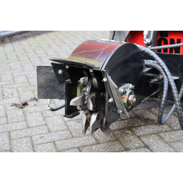 2024 سكيدستر EG380T-45720896