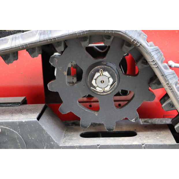 2024 سكيدستر EG380T-45720899