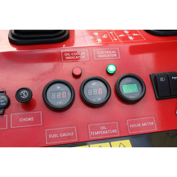 2024 سكيدستر EG380T-45720906