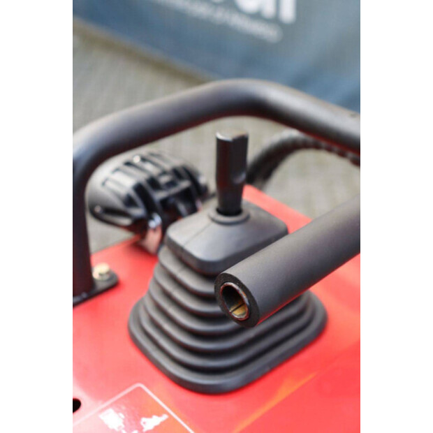 2024 سكيدستر EG380T-45720911