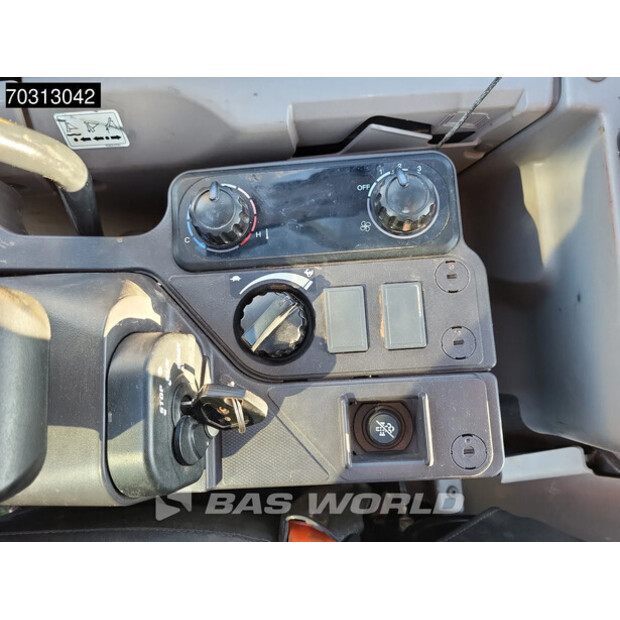 2020 كوبوتا U56-5-45721338