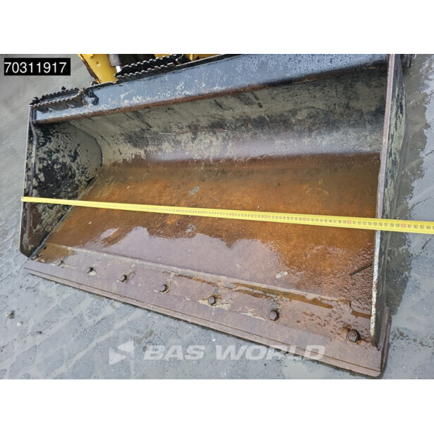 2021 كاتربيلر 226D3-45721421