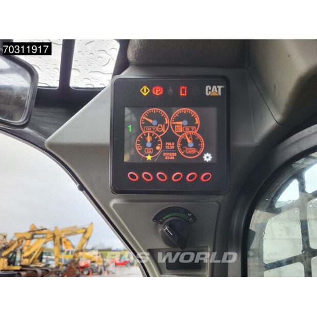 2021 كاتربيلر 226D3-45721438