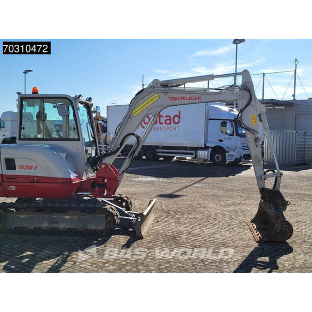 2023 TAKEUCHI TB250-2-45721495