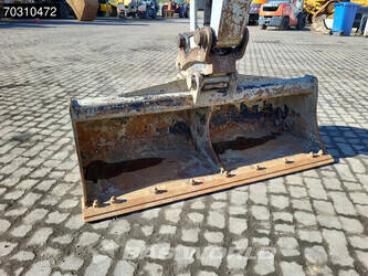 2023-takeuchi-tb250-2-45721501