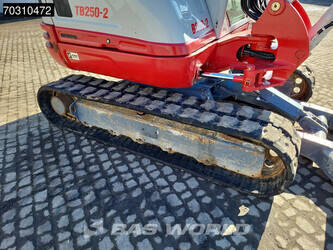 2023-takeuchi-tb250-2-45721516