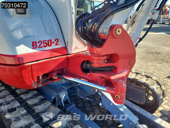 2023-takeuchi-tb250-2-45721521
