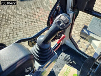 2023-takeuchi-tb250-2-45721533