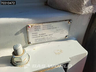 2023-takeuchi-tb250-2-45721535