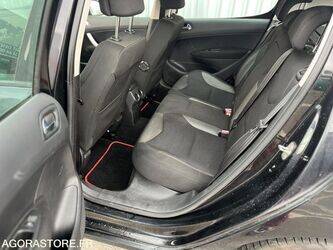 2008-peugeot-308-1427492-45734687