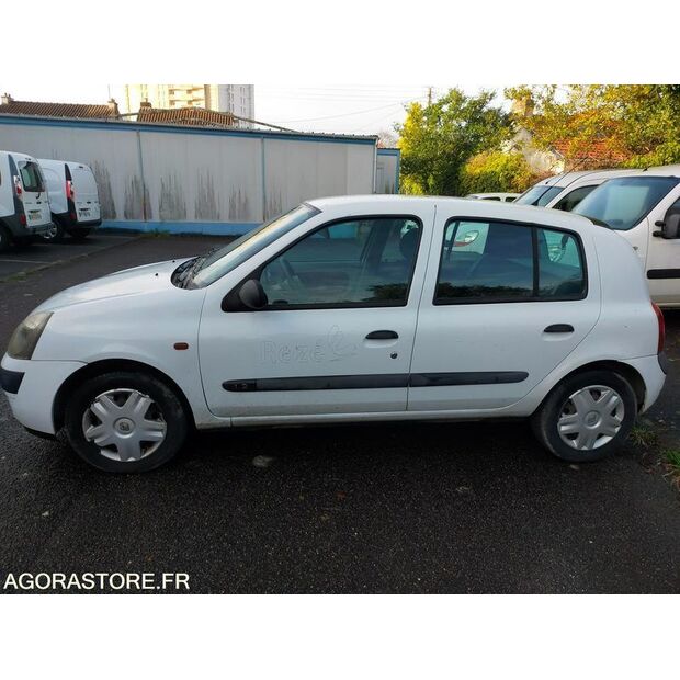 2002 رينو Clio-45734692