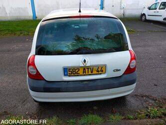 2002-renault-clio-1427493-45734693
