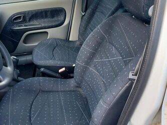 2002-renault-clio-1427493-45734695