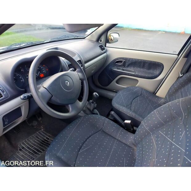 2002 رينو Clio-45734696