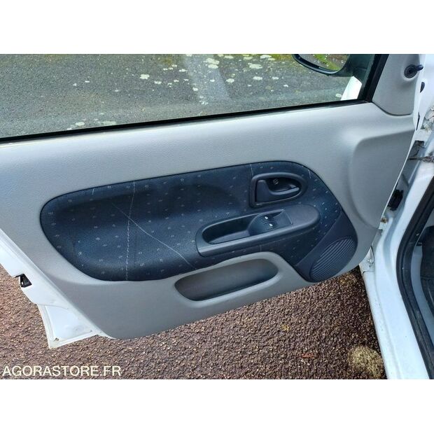 2002 رينو Clio-45734697