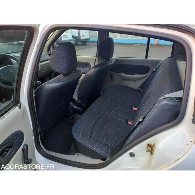 2002 رينو Clio-45734698