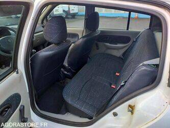 2002-renault-clio-1427493-45734698