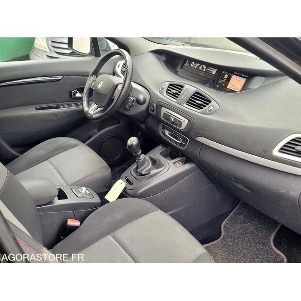 2014 رينو Megane-45734809