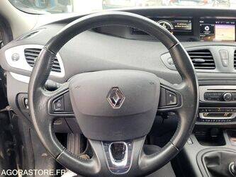 2014-renault-megane-1427500-45734812
