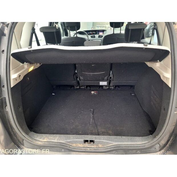 2014 رينو Megane-45734813