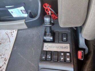 2010-renault-premium-1427510-45734995