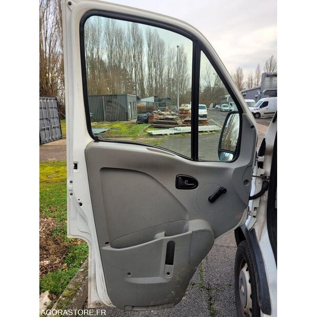 2009 رينو Master-45735015