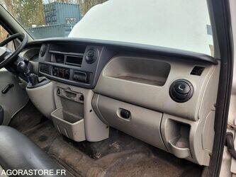 2009-renault-master-1427511-45735040