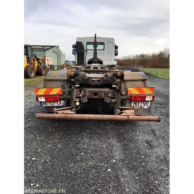 2011 رينو Lander-45735086