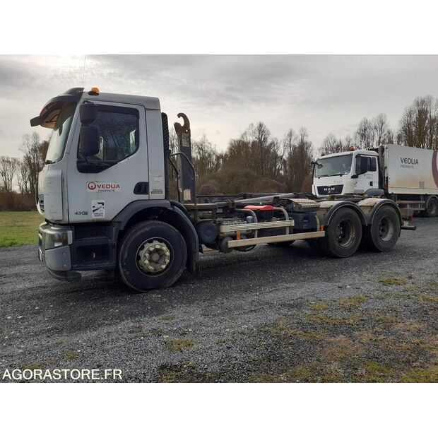 2011 رينو Lander-45735087