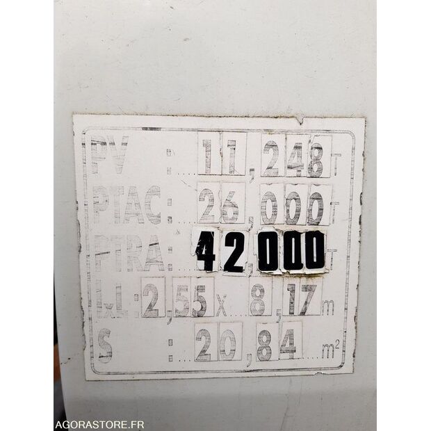 2011 رينو Lander-45735088