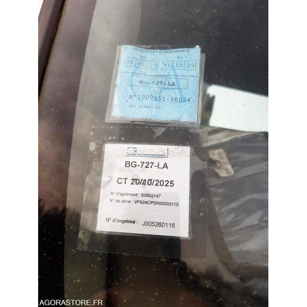 2011 رينو Lander-45735090