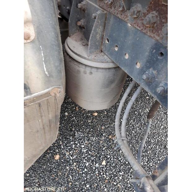 2011 رينو Lander-45735099