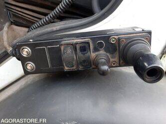 2011-renault-lander-1427516-45735106