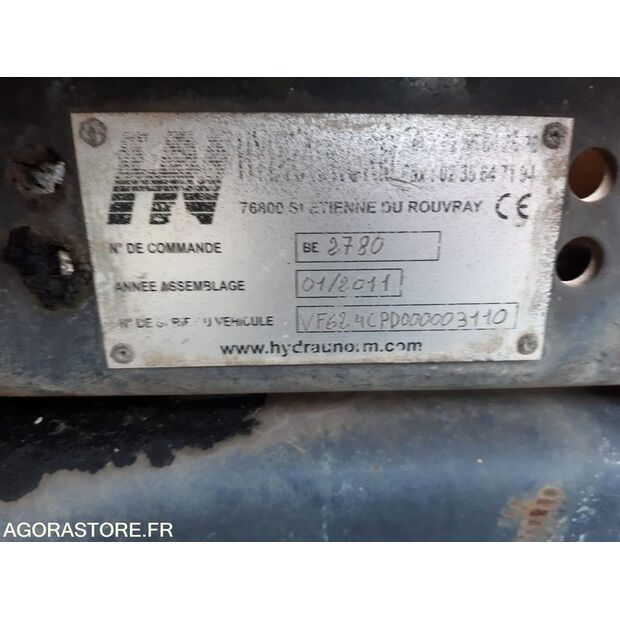 2011 رينو Lander-45735107