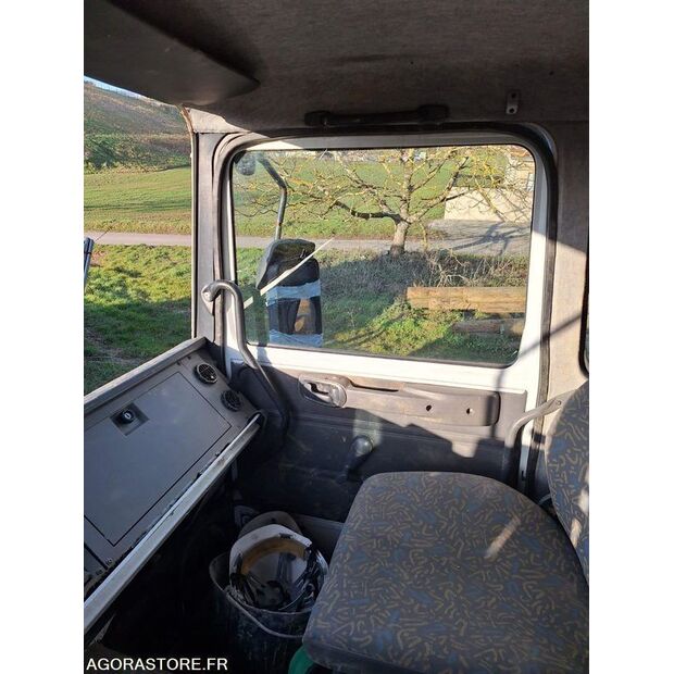 1999 Renault M210-45735163