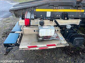 2017-renault-t-1427524-45735189