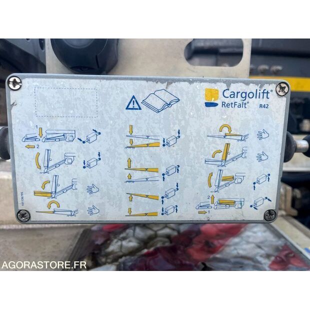 2017 رينو T-45735190