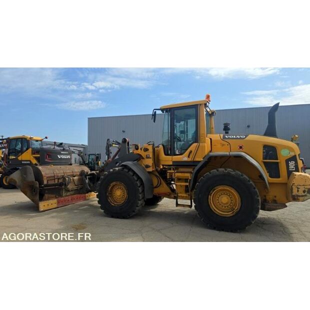 2014 فولفو L90G-45735196