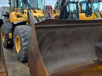 صورة ل شيولات 2014 فولفو L90G