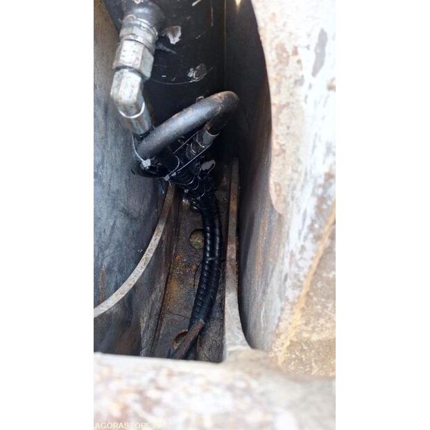 2012 فولفو L110G-45735238