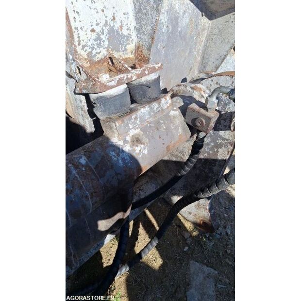 2012 فولفو L110G-45735239