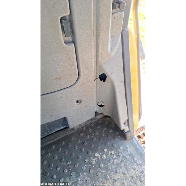 2012 فولفو L110G-45735257