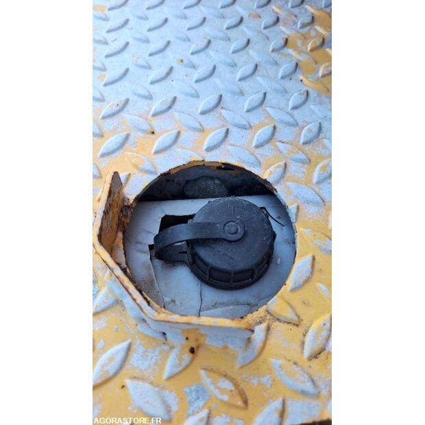 2012 فولفو L110G-45735264