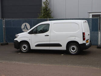 2020-peugeot-partner-1427540-45735637