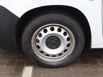 2020-peugeot-partner-1427540-45735647