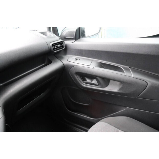 2020 Peugeot PARTNER-45735666