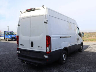 iveco-daily-1427546-45735938